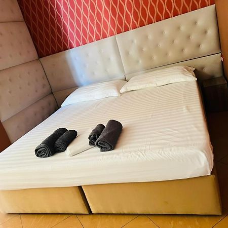 Inn Hotel Škalngur Eksteriør bilde